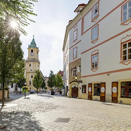 Prima - Spacious In The Main Square With Large Living Bratislava
