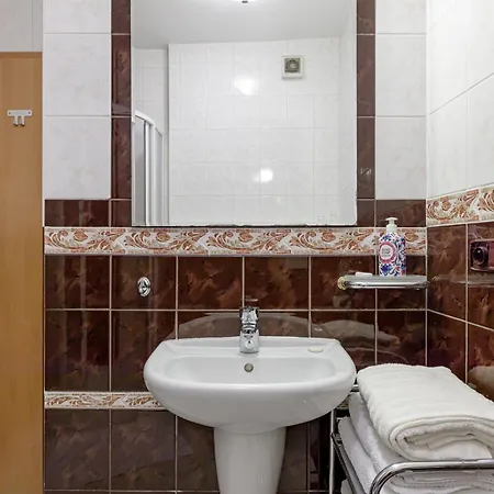 Apartmán Prima - Spacious In The Main Square With Large Living